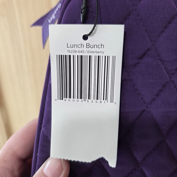 New with tags purple Vera Bradley insulated lunch box - Picture 2 of 9